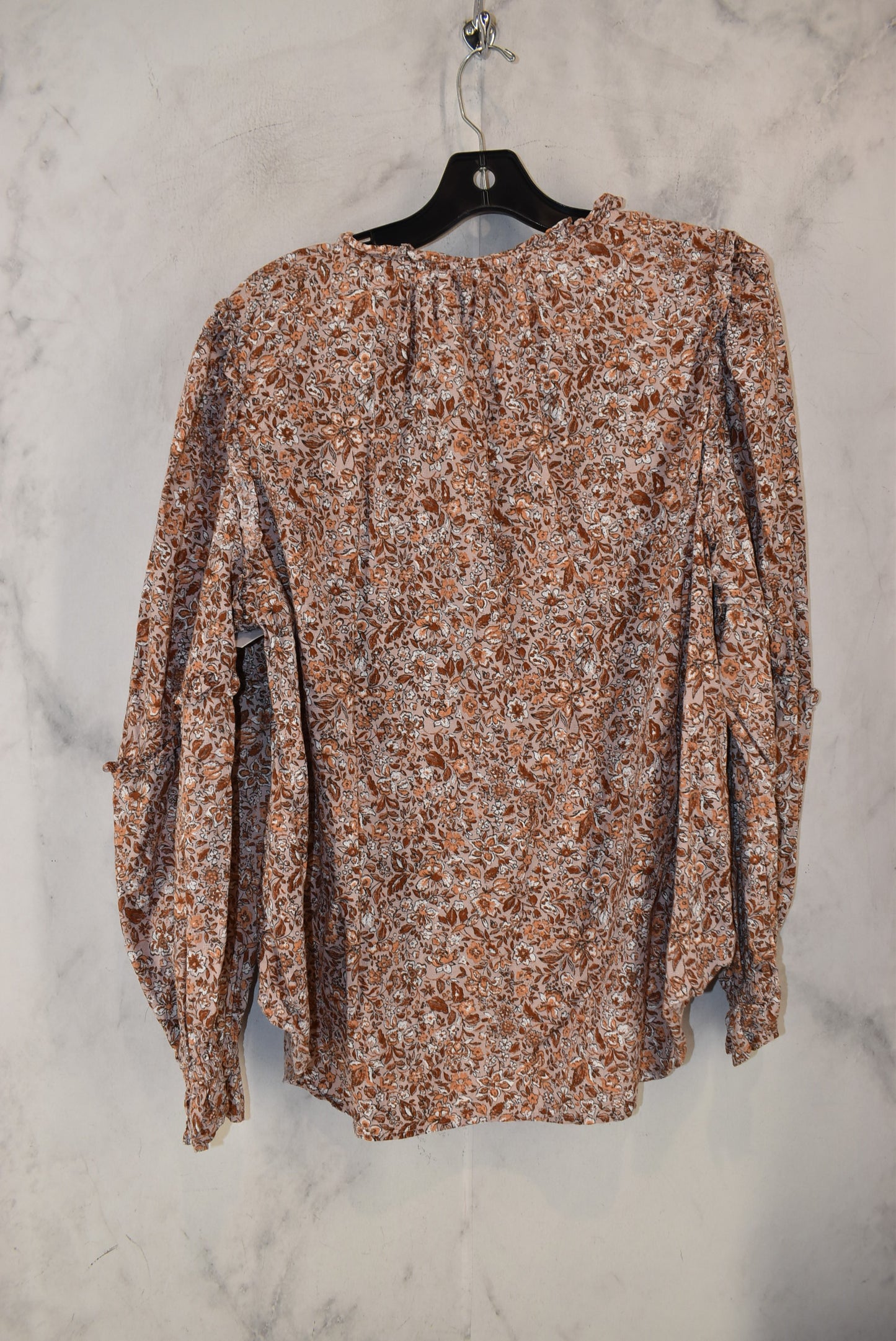 Top Long Sleeve By Universal Thread  Size: Xl