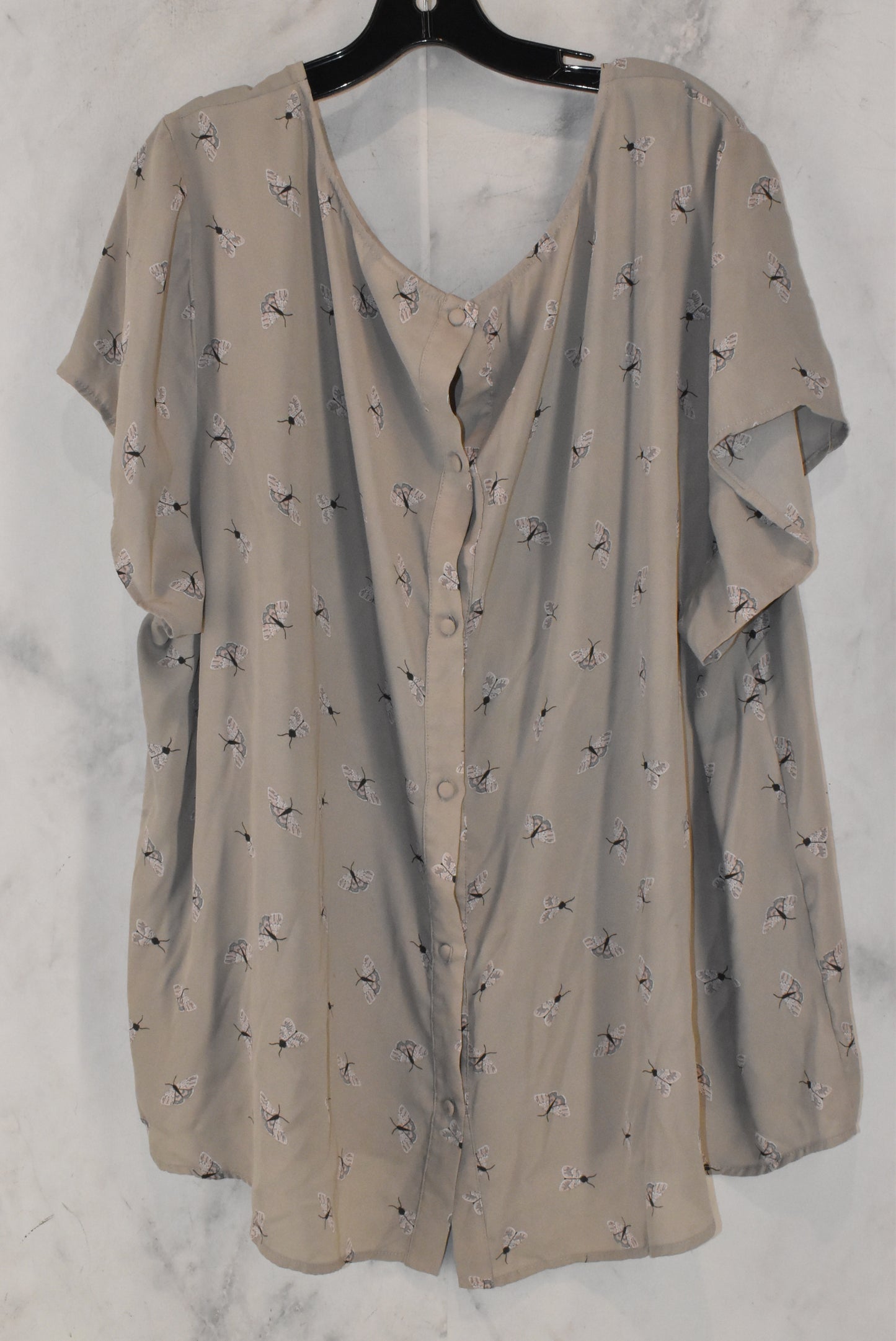 Top Short Sleeve By Torrid  Size: 5