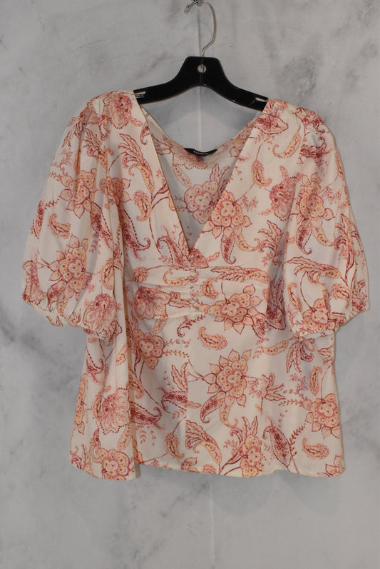 Top Short Sleeve By Express  Size: Xl