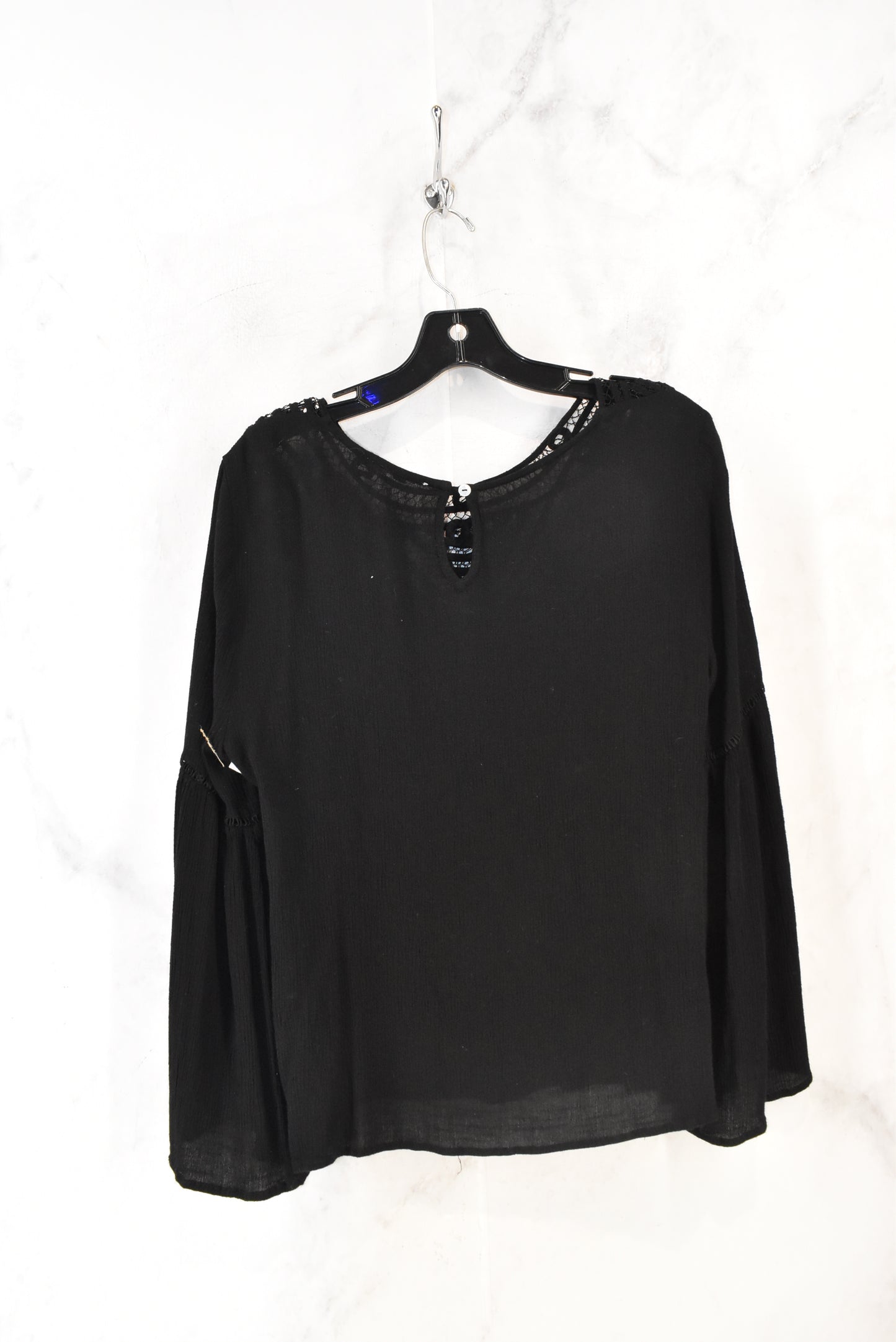 Top Long Sleeve By Entro  Size: M