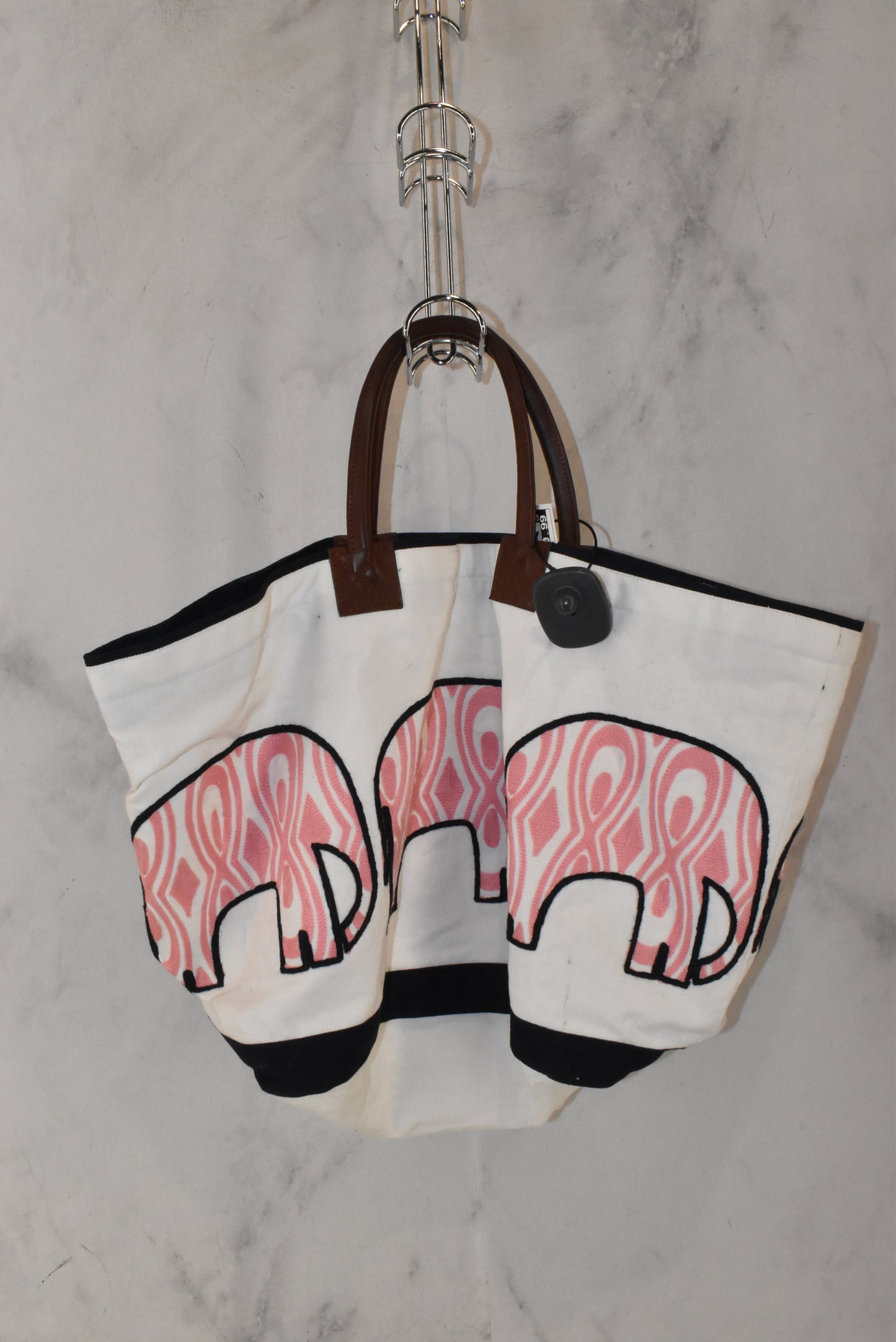 Tote By Crown And Ivy  Size: Medium